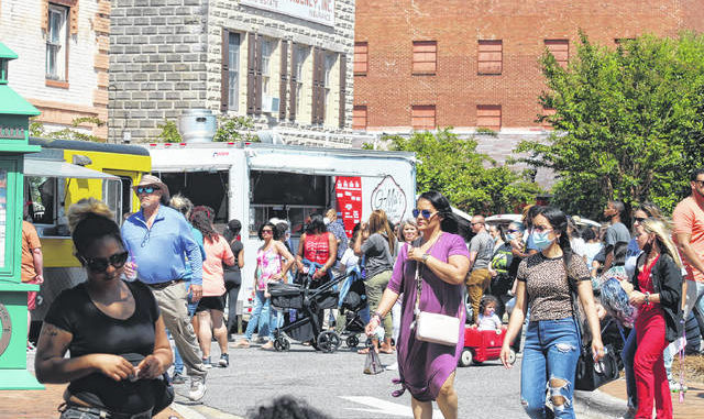 Thousands Of People Attend Food Truck And Arts Festivals Sunday In Downtown Lumberton Robesonian