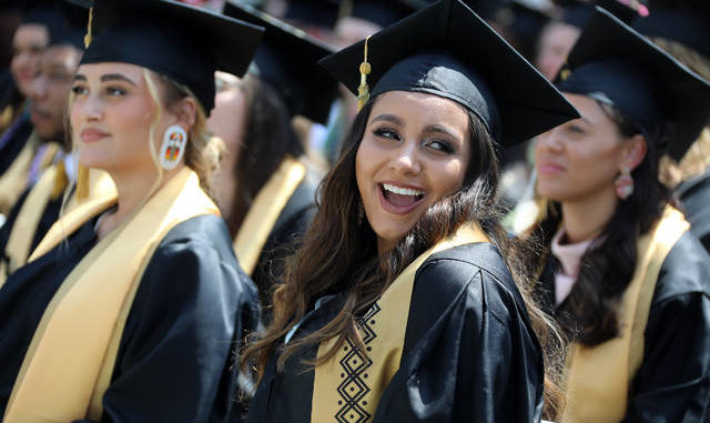 1,046 Cross The Stage At Uncp's 2021 Graduation | Robesonian