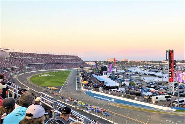 Trace Adkins and Luke Combs to Sing at Sunday's Daytona 500