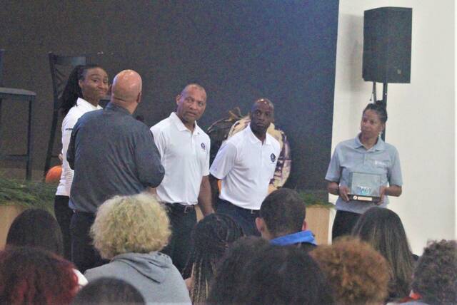 Strong Youth, Strong Communities Events With Pro Football Hall of Famer Darrell  Green