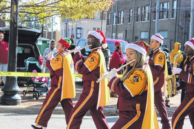 <p>The Lumberton Senior High School Band performed before hundreds during the Lumberton Christmas Parde held on Saturday.</p>
                                 <p>Tomeka Sinclair | The Robesonian</p>