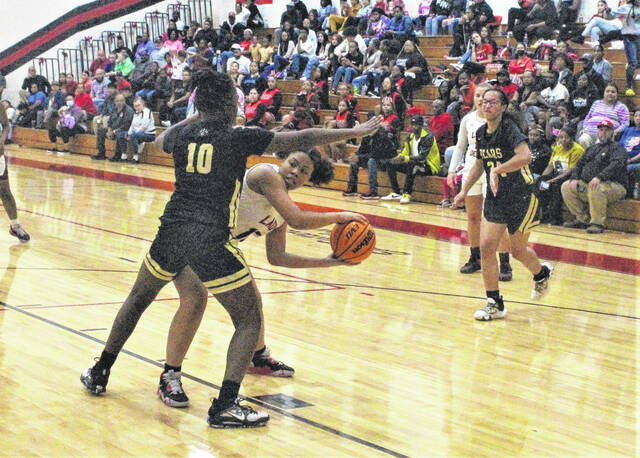 Red Springs boys regroup to down Knights; Girls fall to West Bladen