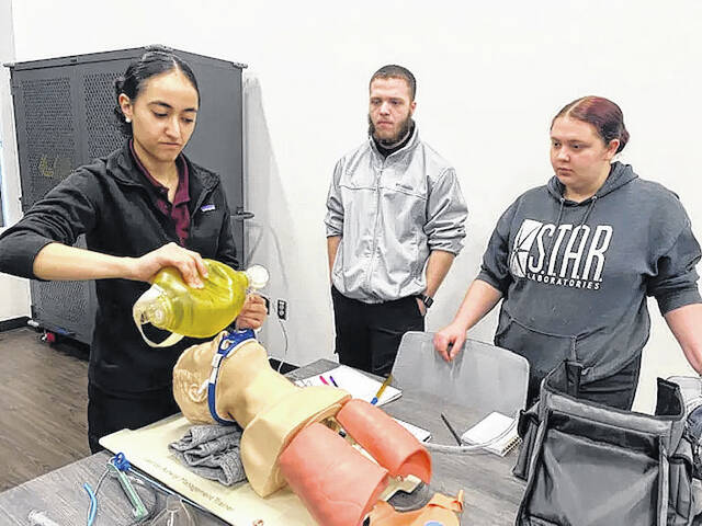 <p>Students in an emergency medical services class at Robeson Community College practice intubating patients.</p>
                                 <p>Sarah Nagem | Border Belt Independent</p>