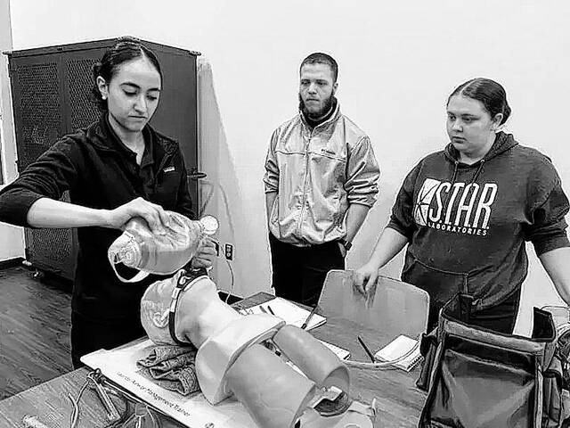 <p>Students in an emergency medical services class at Robeson Community College practice intubating patients.</p>
                                 <p>Sarah Nagem | Border Belt Independent</p>